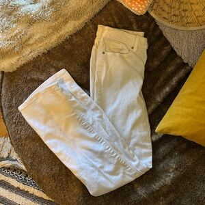white straight leg levi’s jeans